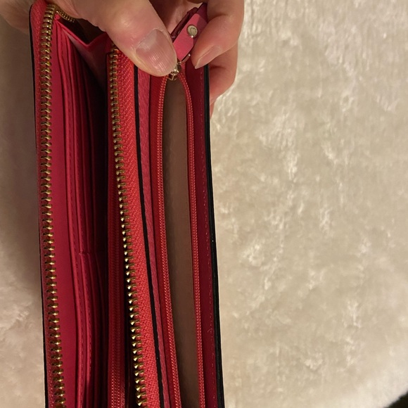 NWOT Kate Spade Wristlet Wallet - Picture 8 of 8
